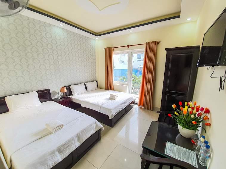 Triple room with balcony.