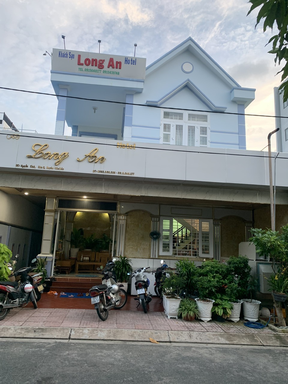 Khách sạn Long An