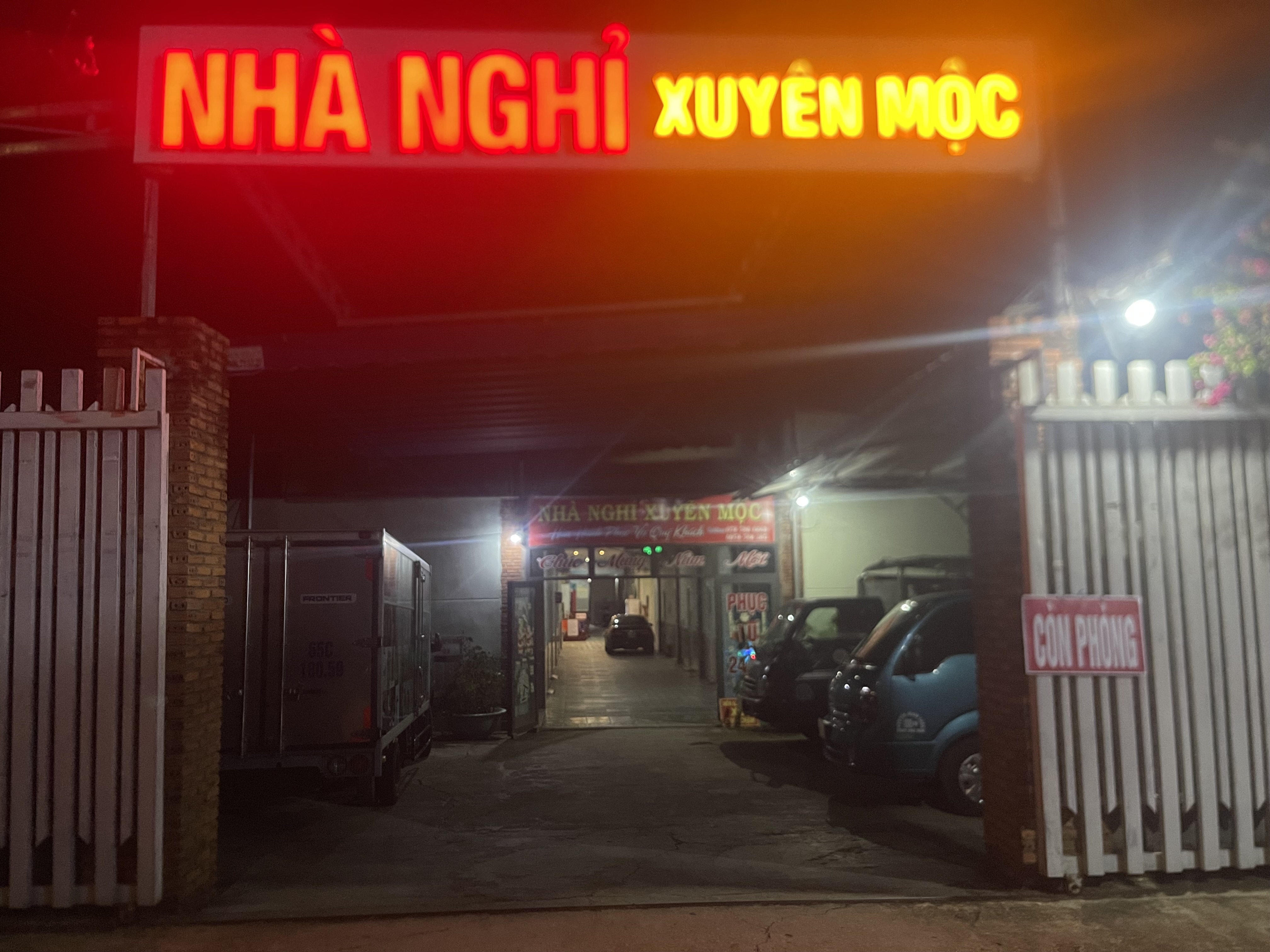 Nhà Nghỉ Xuyên Mộc